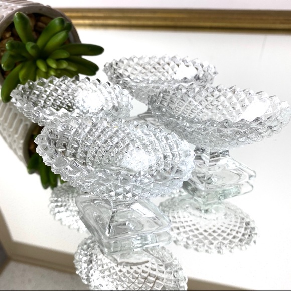 Set 4 Westmoreland English Hobnail Salt Dips - Picture 3 of 4